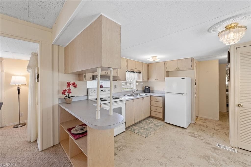 16 San Remo CIR, NAPLES FL 34112-11