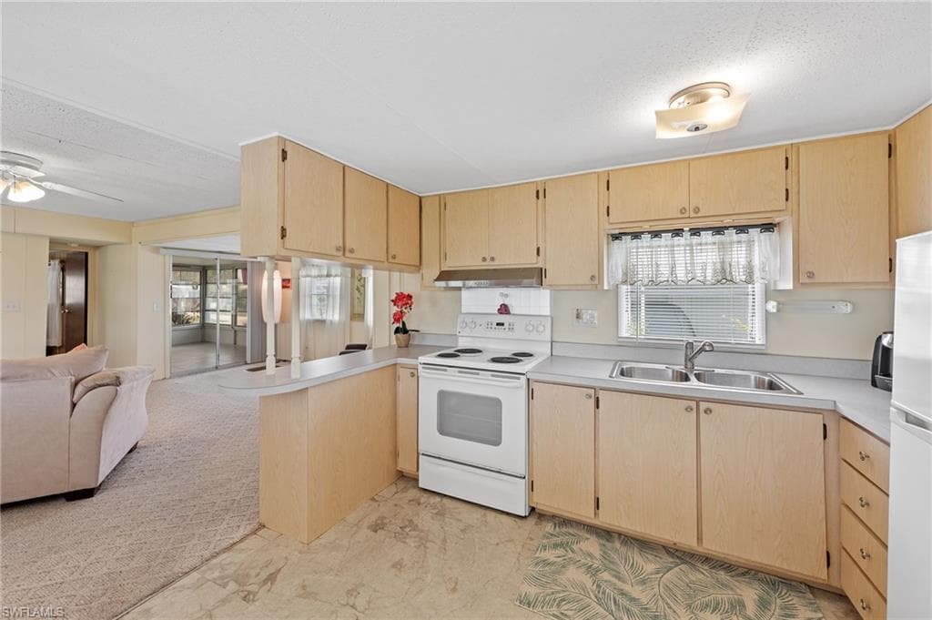 16 San Remo CIR, NAPLES FL 34112-10