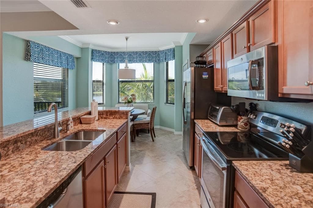 9731 Acqua CT # 523, NAPLES FL 34113-5