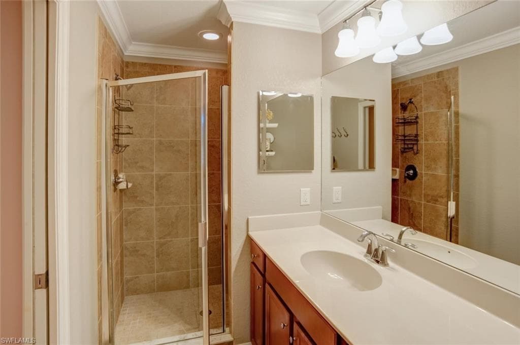 9731 Acqua CT # 523, NAPLES FL 34113-12