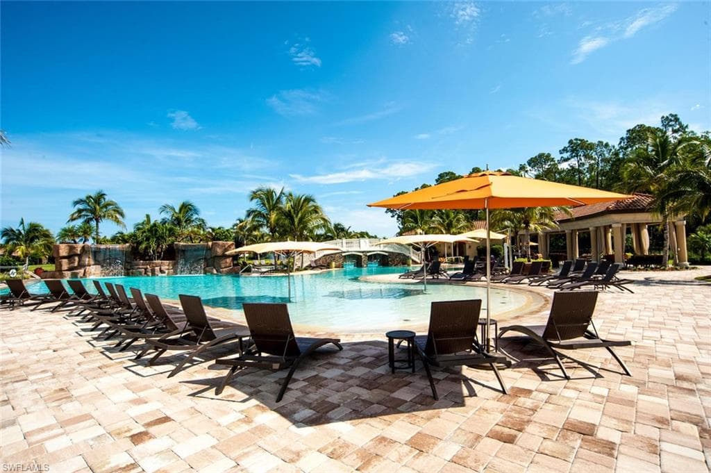 9731 Acqua CT # 523, NAPLES FL 34113-23