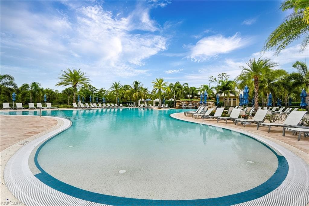 7638 Jacaranda LN, NAPLES FL 34114-36