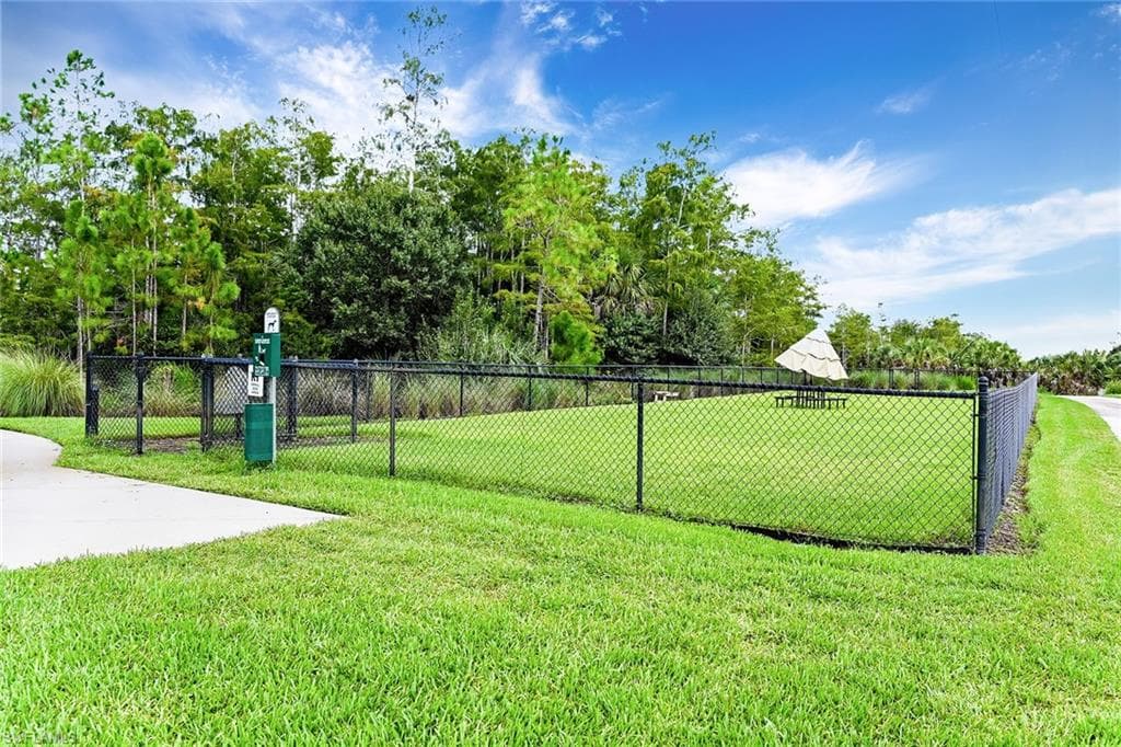 7638 Jacaranda LN, NAPLES FL 34114-43