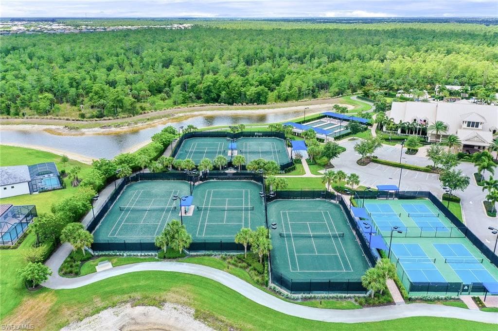 7638 Jacaranda LN, NAPLES FL 34114-30