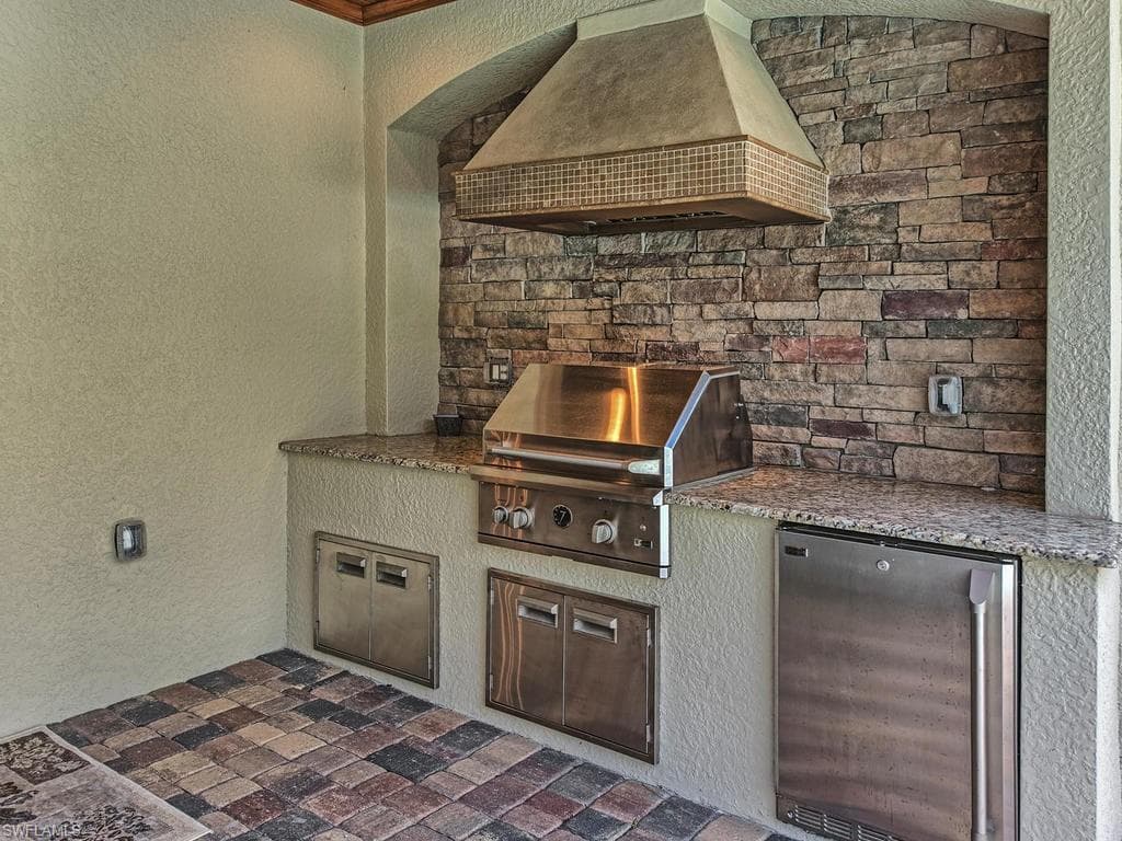 9491 Piacere WAY, NAPLES FL 34113-21