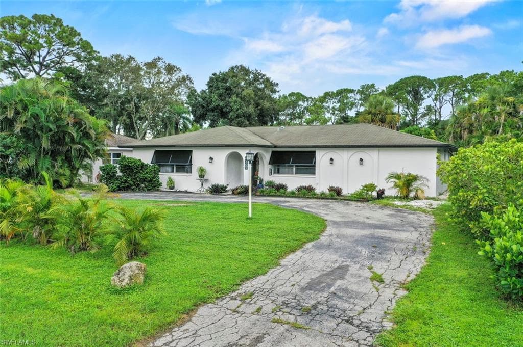 4302 Parrot AVE, NAPLES FL 34104-1