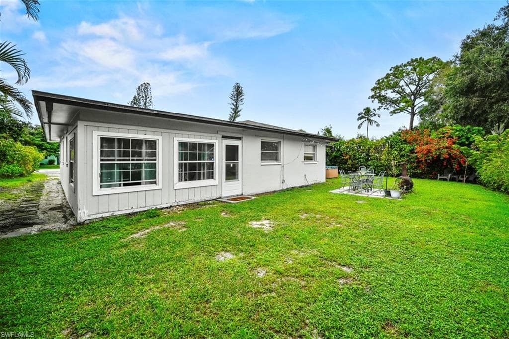 4302 Parrot AVE, NAPLES FL 34104-30