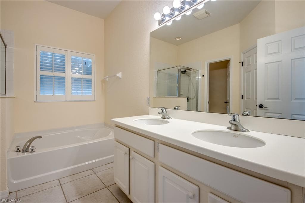 2060 Cape Heather CIR, CAPE CORAL FL 33991-21