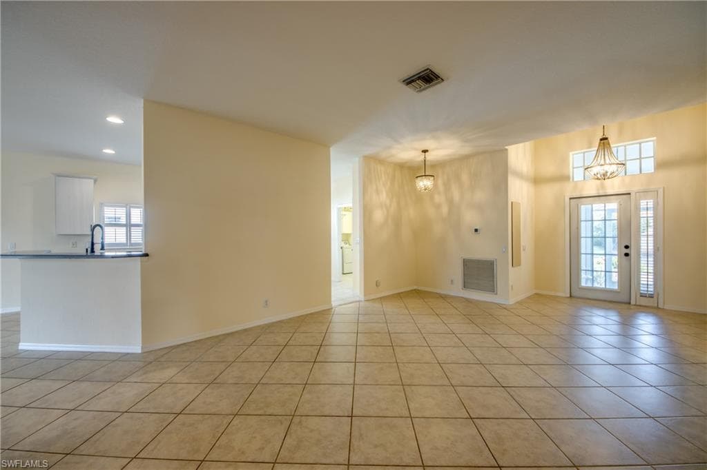 2060 Cape Heather CIR, CAPE CORAL FL 33991-6