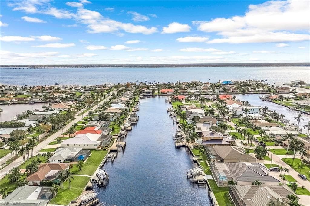 1911 SE 35th ST, CAPE CORAL FL 33904-1