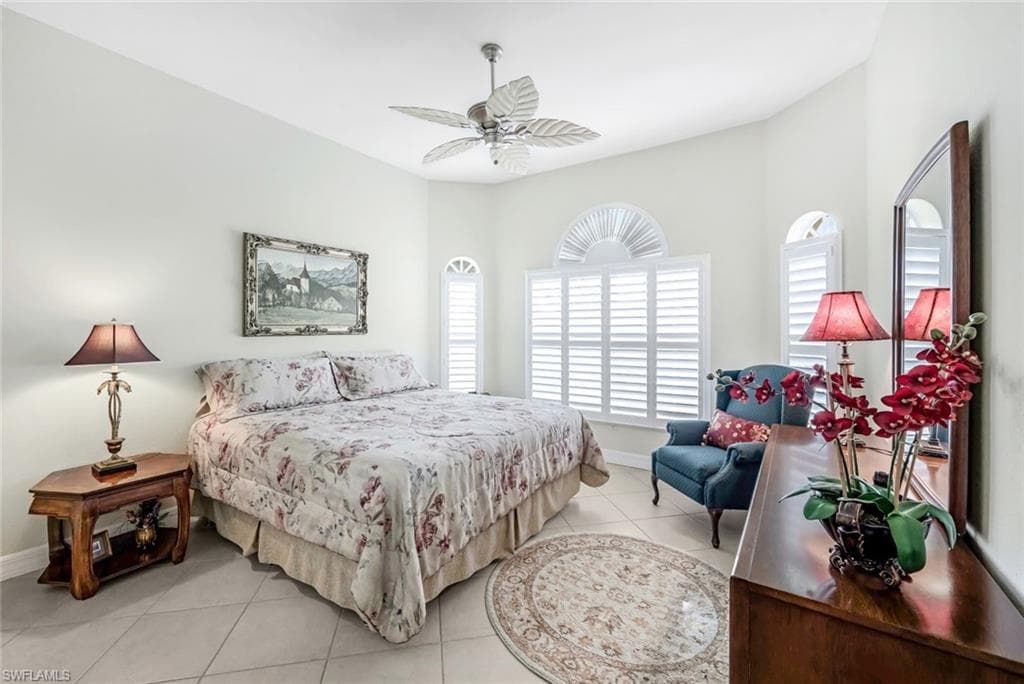 1911 SE 35th ST, CAPE CORAL FL 33904-19