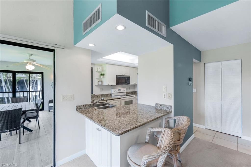 5585 Trailwinds DR # 326, FORT MYERS FL 33907-13