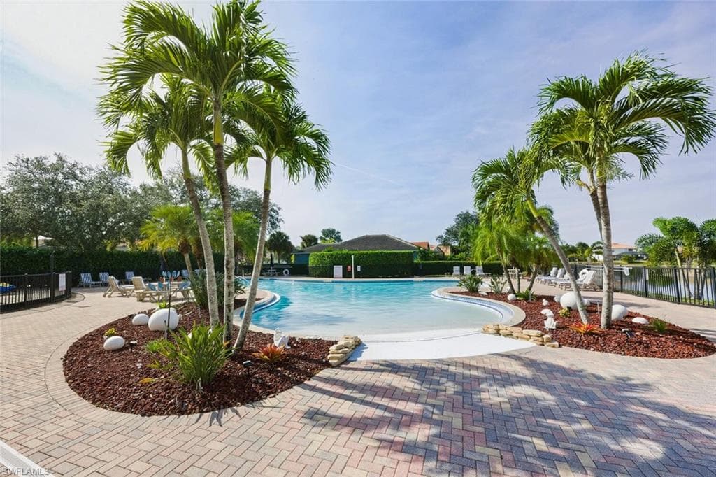 2257 Valencia Lakes CIR, NAPLES FL 34120-44