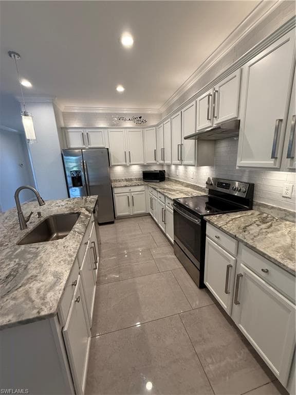 9317 Woodhurst DR, NAPLES FL 34120-9
