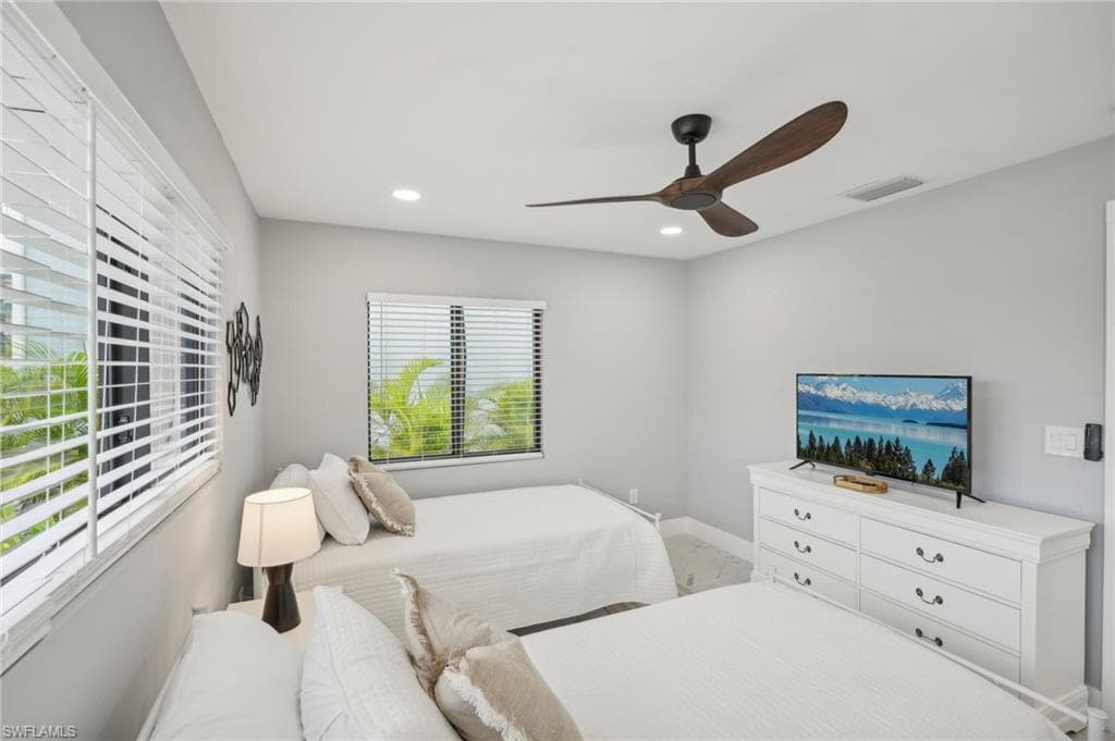 268 Ibis ST-11