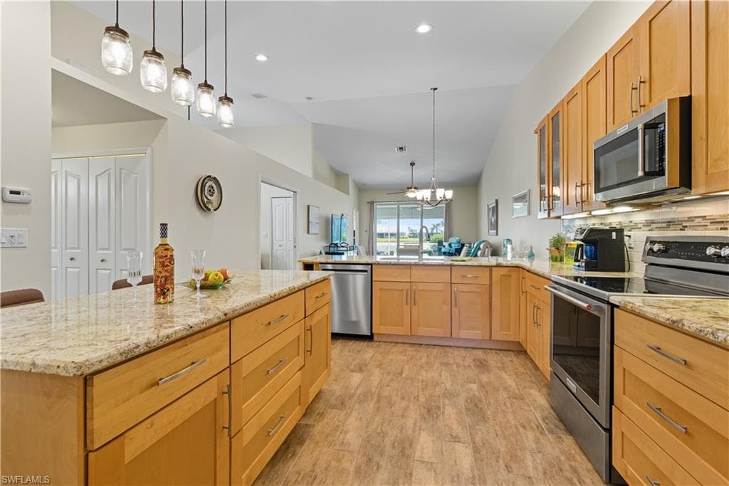 2266 Stacil CIR # 3, NAPLES FL 34109-7