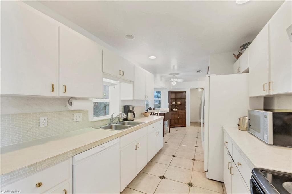 9366 Westminster AVE, ENGLEWOOD FL 34224-10