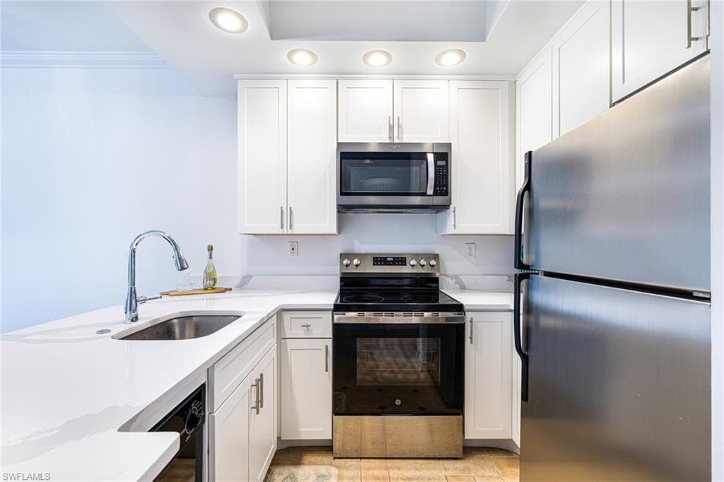 3320 Olympic DR # 125, NAPLES FL 34105-4