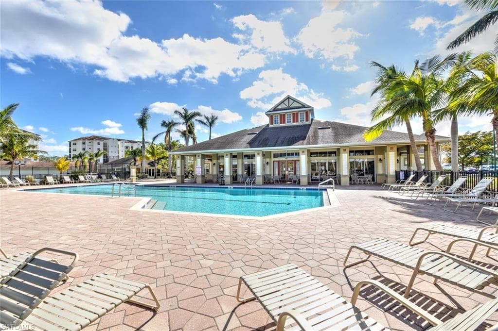 4274 Avian AVE, FORT MYERS FL 33916-26