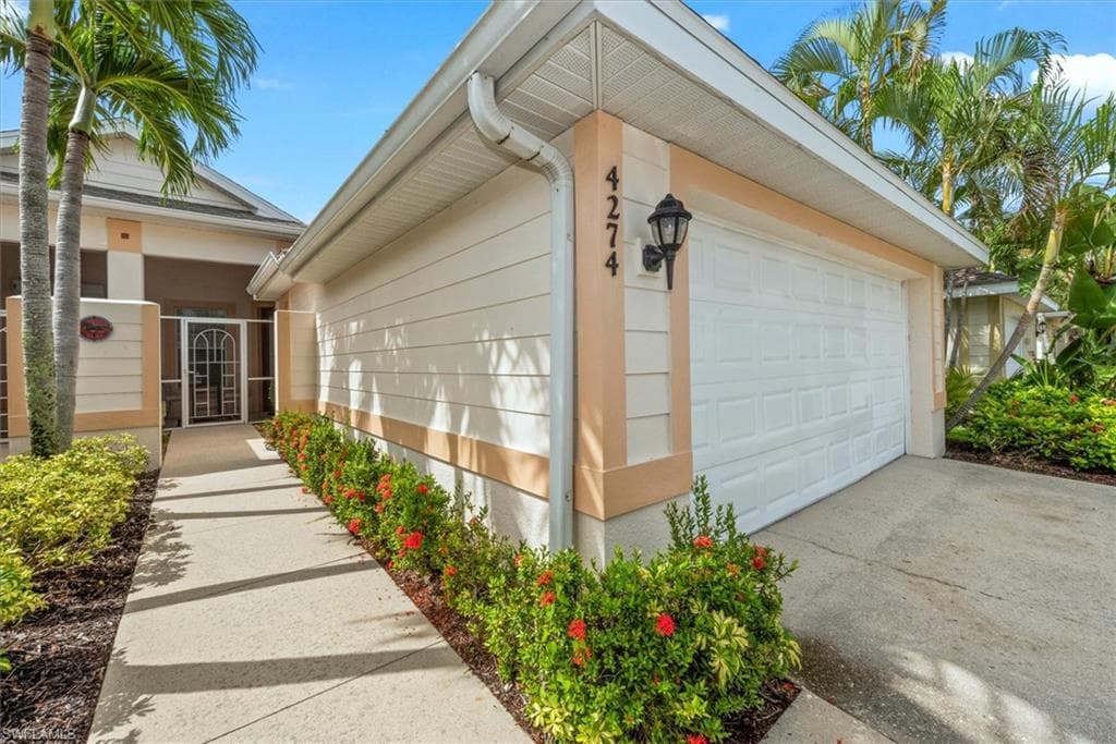 4274 Avian AVE, FORT MYERS FL 33916-7