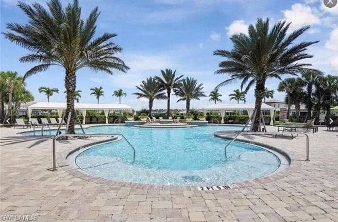 9192 Glenforest DR, NAPLES FL 34120-16