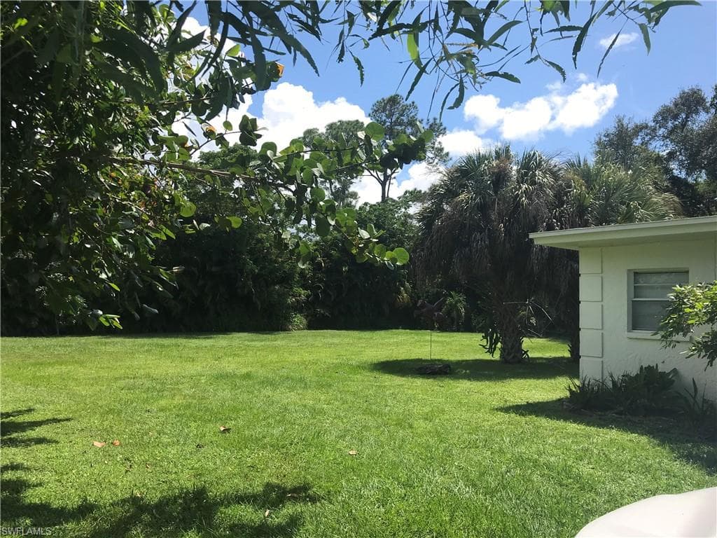 2670 Storter AVE, NAPLES FL 34112-8