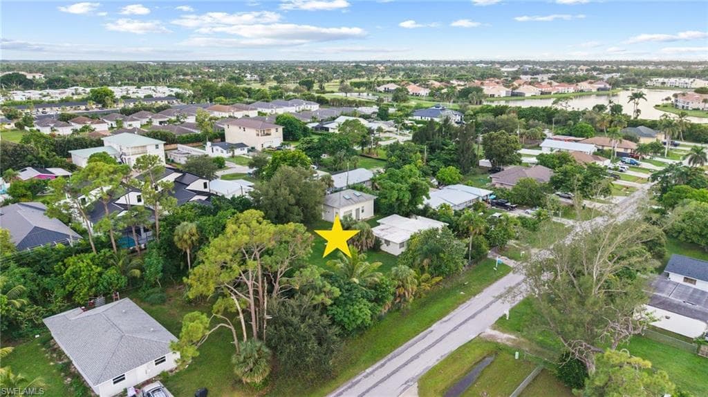 2670 Storter AVE, NAPLES FL 34112-3