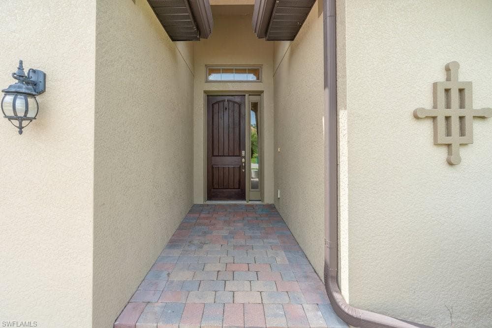 16374 Barclay CT, NAPLES FL 34110-2