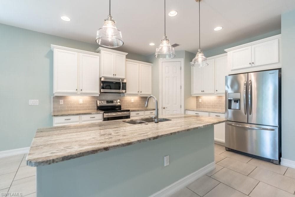 16374 Barclay CT, NAPLES FL 34110-8