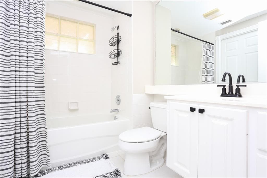 14676 Escalante WAY, BONITA SPRINGS FL 34135-8