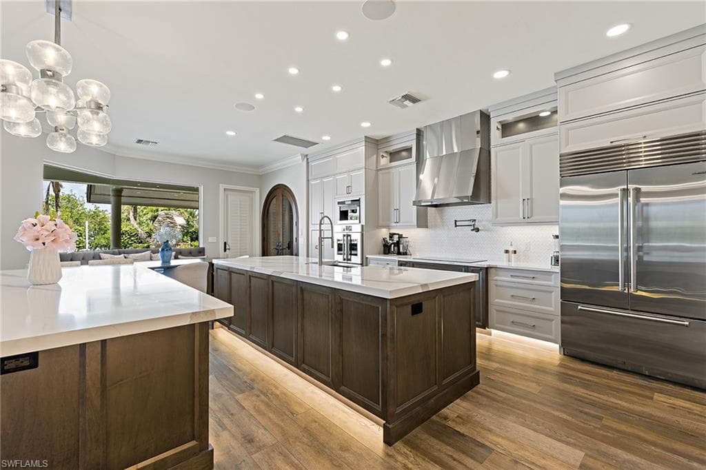 1435 Osprey AVE, NAPLES FL 34102-7