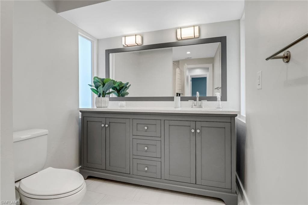 2680 Longboat DR, NAPLES FL 34104-26