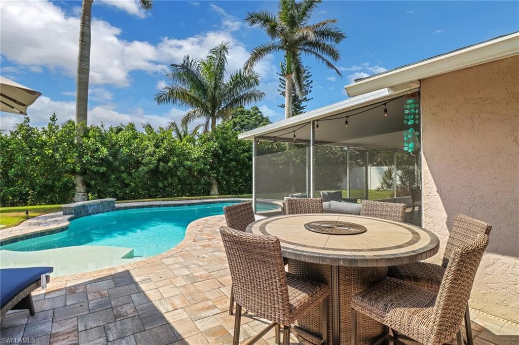 2680 Longboat DR, NAPLES FL 34104-11