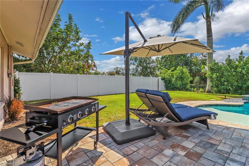 2680 Longboat DR, NAPLES FL 34104-6