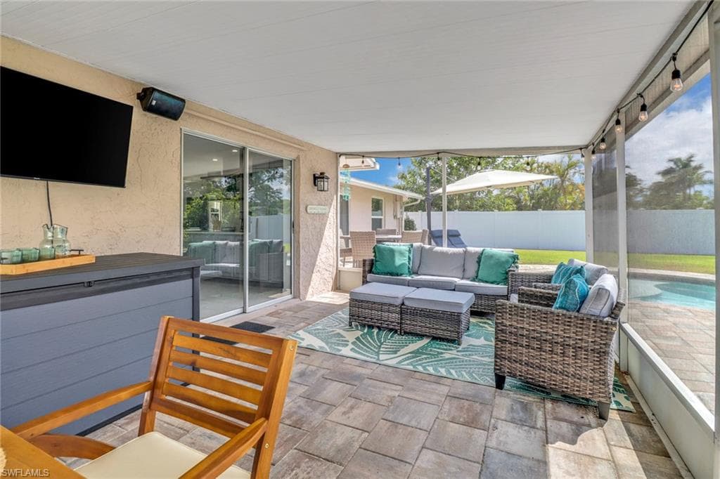 2680 Longboat DR, NAPLES FL 34104-35