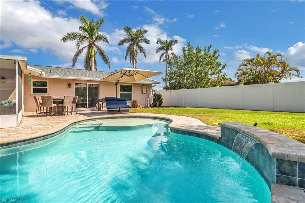 2680 Longboat DR, NAPLES FL 34104-4