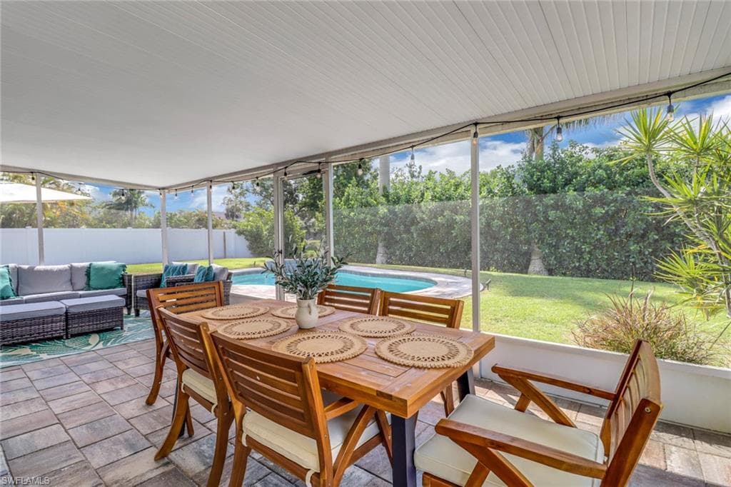 2680 Longboat DR, NAPLES FL 34104-9