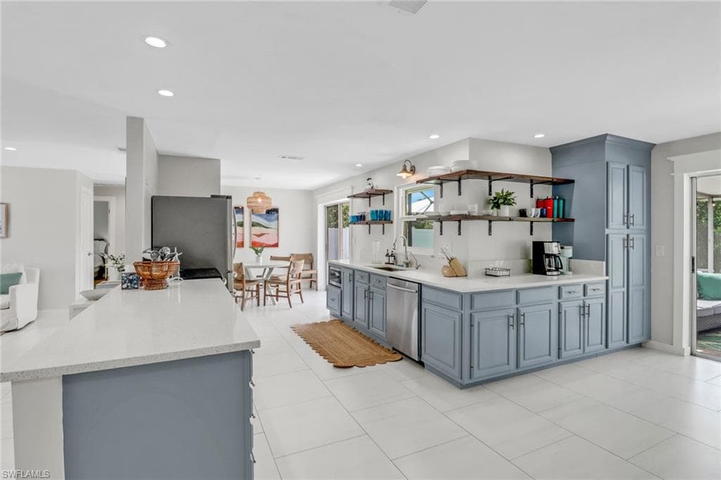 2680 Longboat DR, NAPLES FL 34104-18