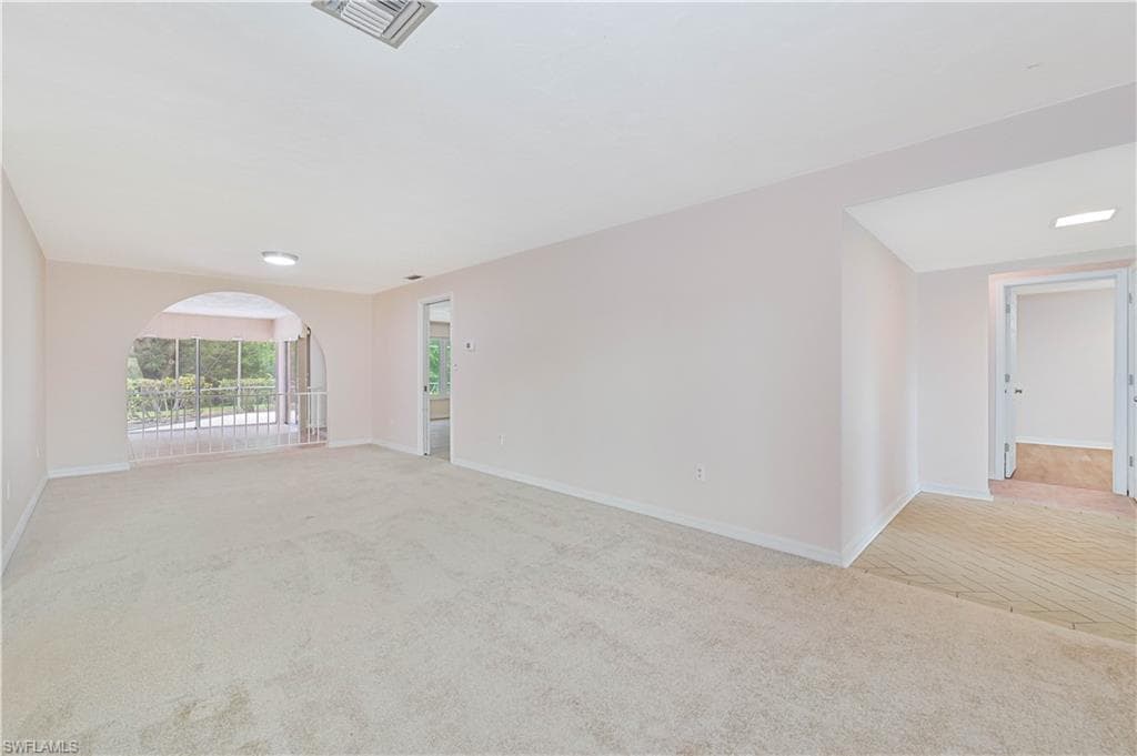 4255 Glasgow CT, NORTH FORT MYERS FL 33903-5