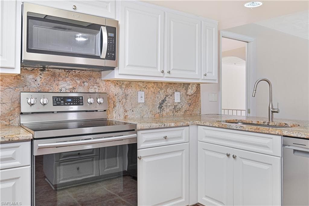 4255 Glasgow CT, NORTH FORT MYERS FL 33903-11