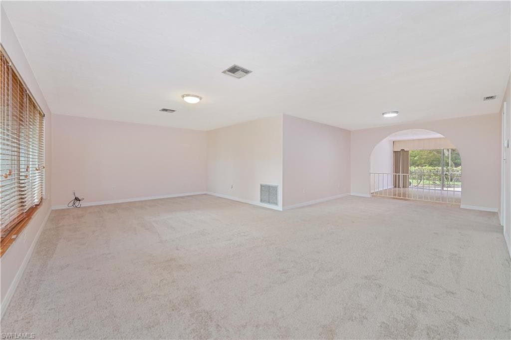 4255 Glasgow CT, NORTH FORT MYERS FL 33903-4