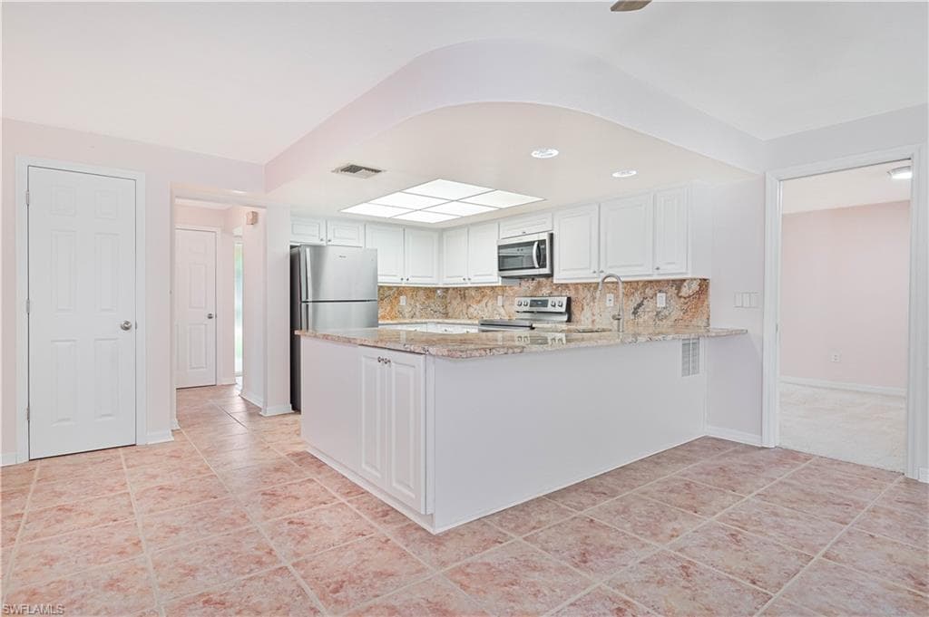 4255 Glasgow CT, NORTH FORT MYERS FL 33903-9