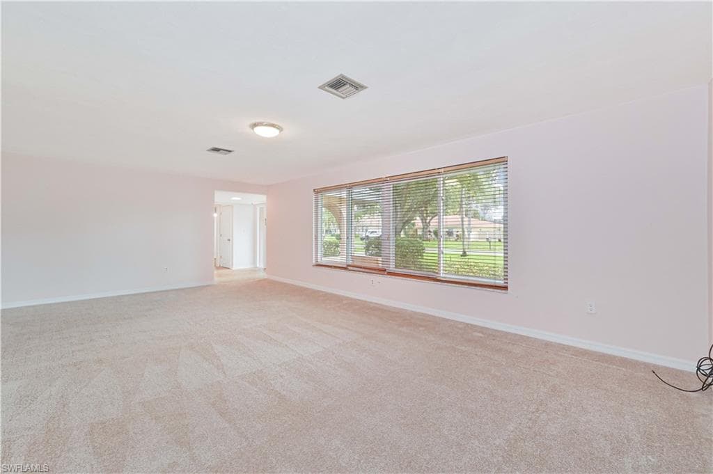 4255 Glasgow CT, NORTH FORT MYERS FL 33903-3