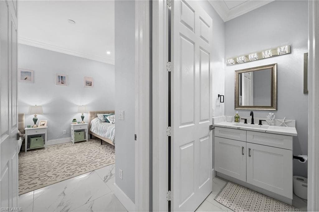 5010 Marina Cove DR # 4, NAPLES FL 34112-24