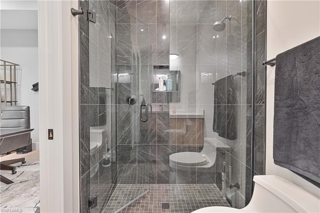 818 93rd AVE N, NAPLES FL 34108-21