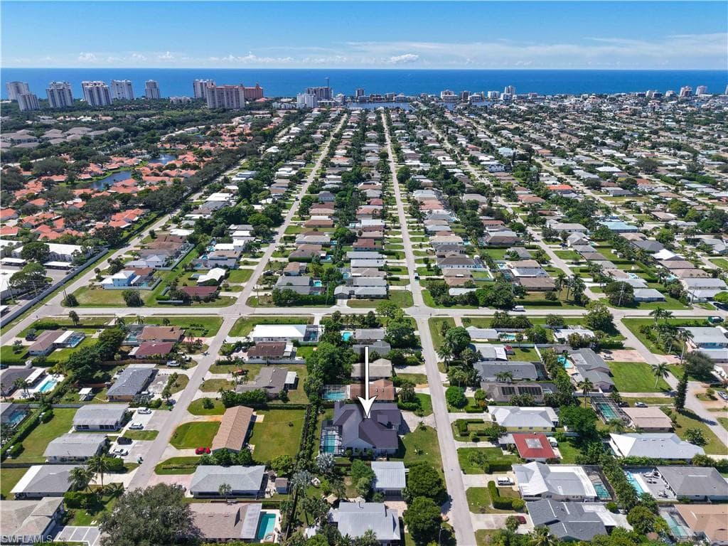 818 93rd AVE N, NAPLES FL 34108-2