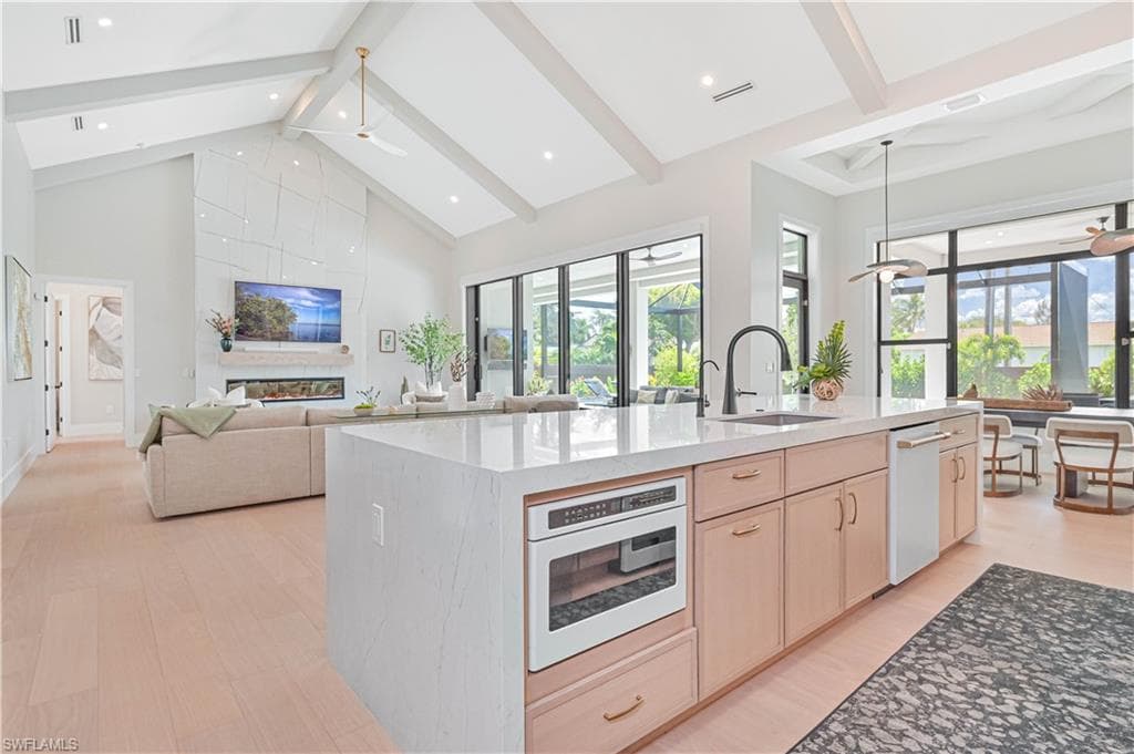 818 93rd AVE N, NAPLES FL 34108-14