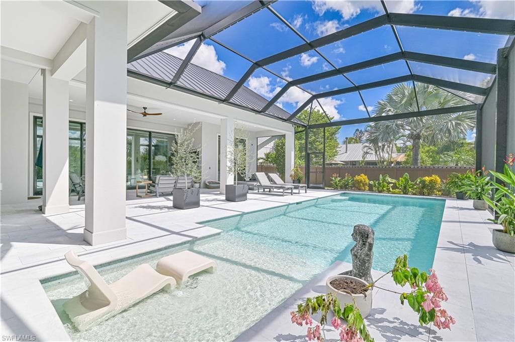 818 93rd AVE N, NAPLES FL 34108-47