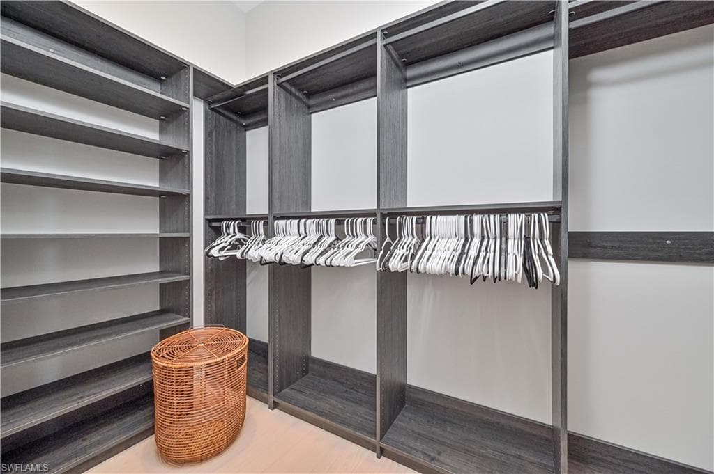 818 93rd AVE N, NAPLES FL 34108-28