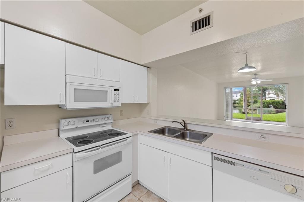 3250 Cypress Glen WAY # 406, NAPLES FL 34109-8